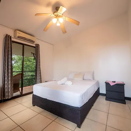 Hotel Manuel Antonio Inn-3