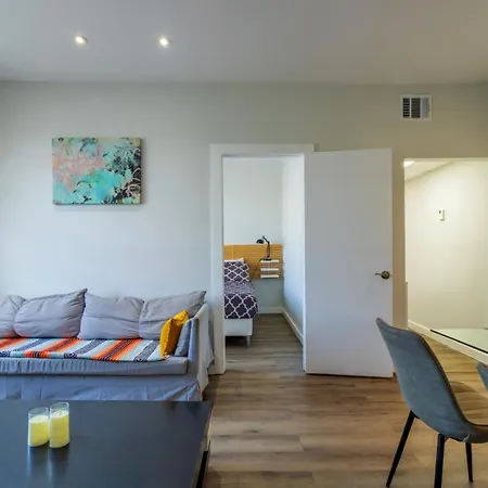 Coastal 2Br Escape | Walk To Beach & 2 Queen Beds-3