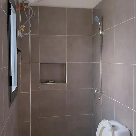 Grace House Jacuzzi-2