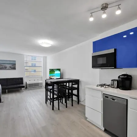 Ocean Dr 1Br • Miami Beach Getaway-2