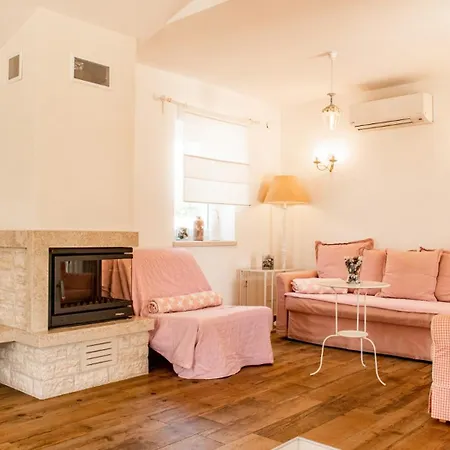 Beautiful Villa Torre IV With Sauna In Tar-3