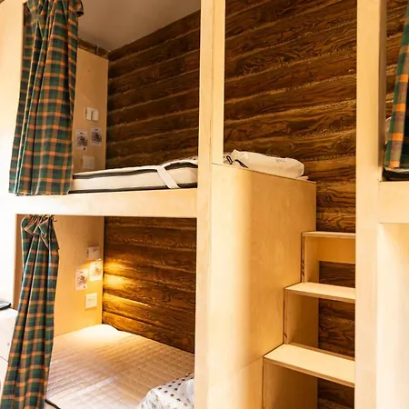 Crazy Growth Youth Hostel-2