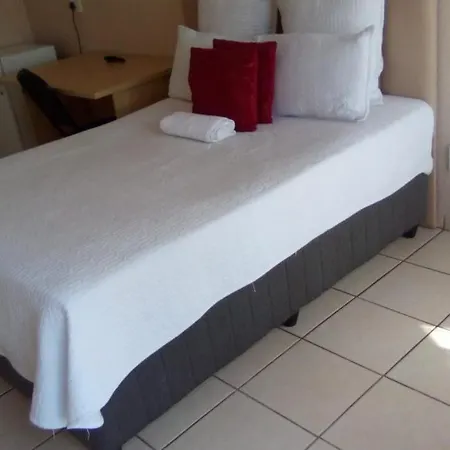Snooze Guesthouse-2
