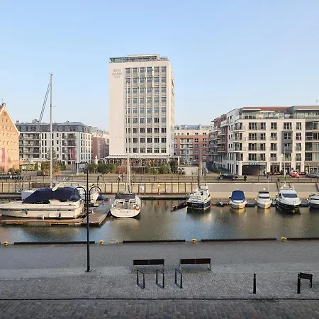 Granaria Premium River View By Downtown Apartments-2