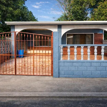 Cabinas Miramar, Una Casa Solo Para Ti-3