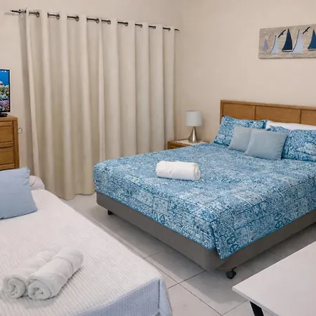 Suite 4, Blue Pavilion - Steps To Beach-3