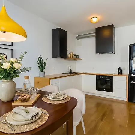 Lanciego - Przytulny Apartament Z Osobna Sypialna, Balkon, Wi-Fi, Natolin, Ursynow-2