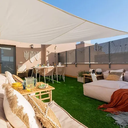 Penthouse With Private Terrace & Pool Access-2