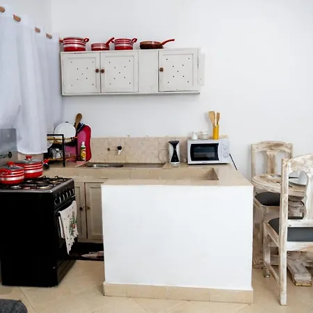 Marion'S Incredible 1 Bedroom Apartment-3