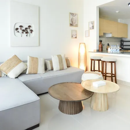 Elegant 1Br Haven - Azure Marina Chic Luxe Escape-2