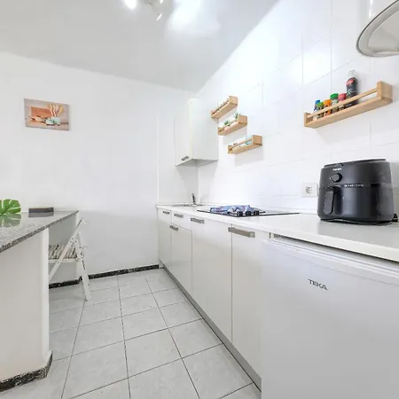 Suite Helios - 500M To The Beach By Lanzarote Vacation Homes-3
