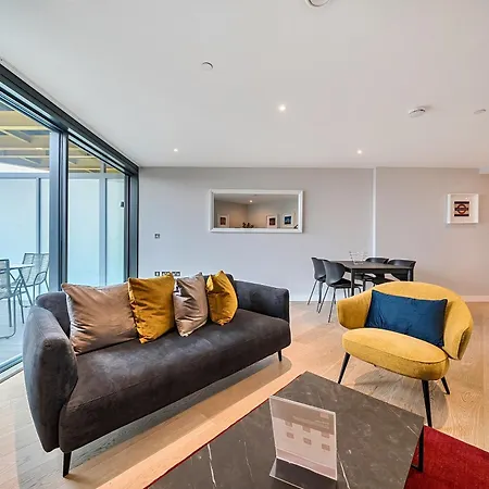 Roomspace Serviced Apartments - Churchyard Row-2