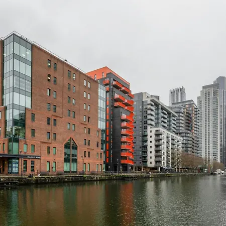 Blueground Canary Wharf Parking Nr Bars Food Lon-485-2