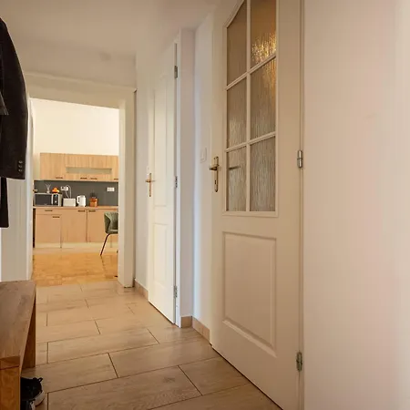Spacious City Flat With Courtyard-2