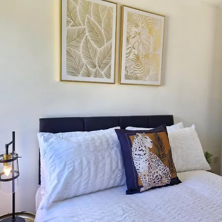 Free Parking Large Balcony Central Location-2