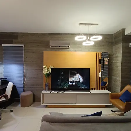 Hermoso Apartamento De 2 Habitaciones En Avenida Bush-3
