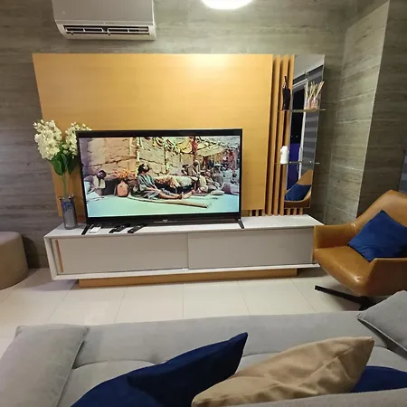 Hermoso Apartamento De 2 Habitaciones En Avenida Bush-2