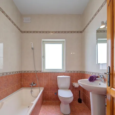 St Julian'S Unique 3-Bedroom Apartments And Penthouse With Jacuzzi-3