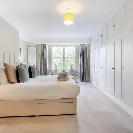 Strathmore Court Apartments-3