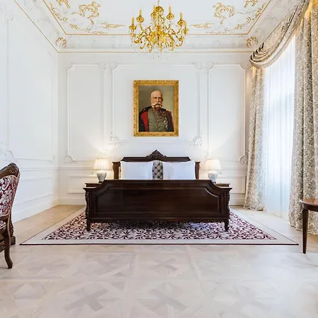 Grandhotel Pupp-3