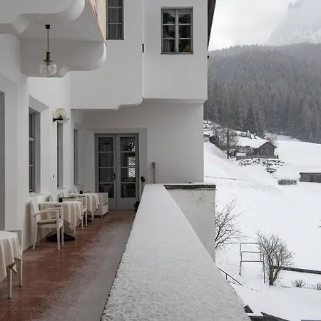 Hotel Drei Zinnen Sexten-3