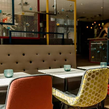 Motel One Köln-Mediapark-2