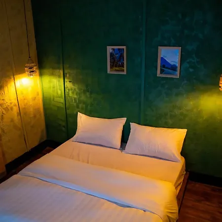 Khaya Nzuri Romantic Hilltop Cabin With Virunga Views-2