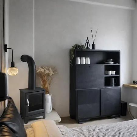 Central Downtown Terrace Studio-2