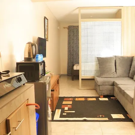 Convenient Cozy Spot Near Airport-2