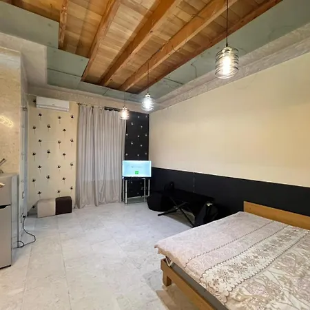 Balcony Modern Apartment Near Opera And Cascade, Middle Of City Center-3