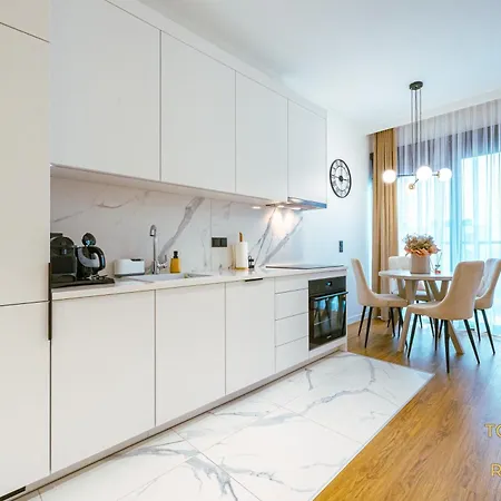 Towarowa Towers Residences-3