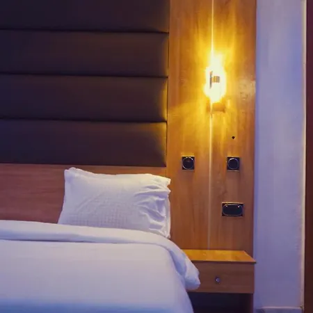 De New Dawn Hotel-2