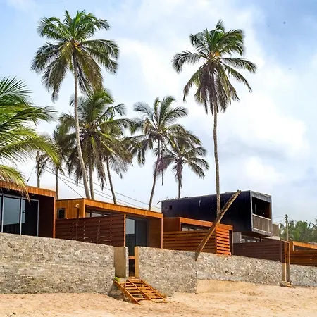 Selah Beach Cabins-3