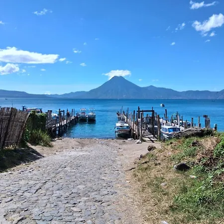 White House Lake Lodge-Atitlan-3