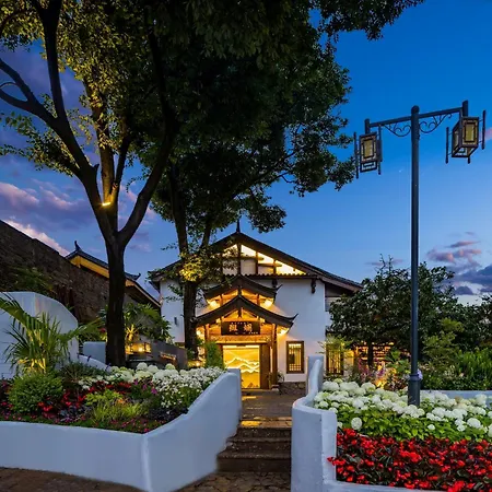 The Panorama Designer Villa & Cafe - Chinese Naxi Style Courtyard - Complimentary Airport Pick-Up For 3 Nights & Tailor-Made Tours-3