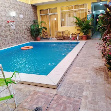 Segundo Piso 202, Balcon Vista Piscina Iquitos-3