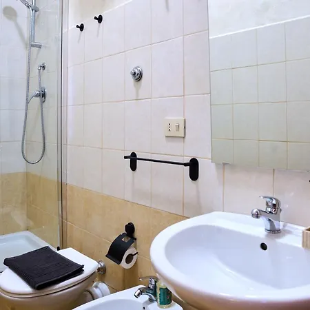 Gardenie Guest House Vicino La Metro-2