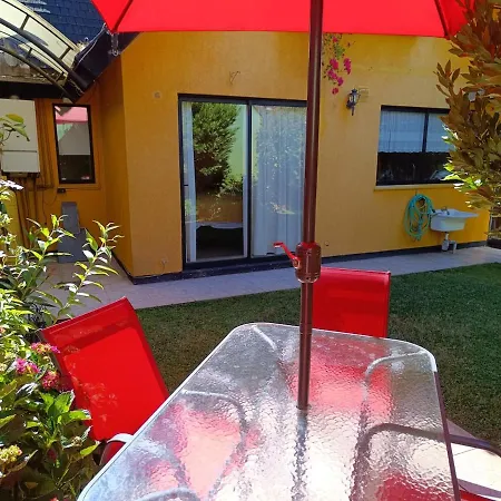 Casa Completa Dos Pisos, Tres Dormitorios, Terraza, Estacionamiento En Buen Barrio-2