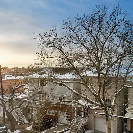 4 Bedroom • Vaulted Living • Sleeps 11-3