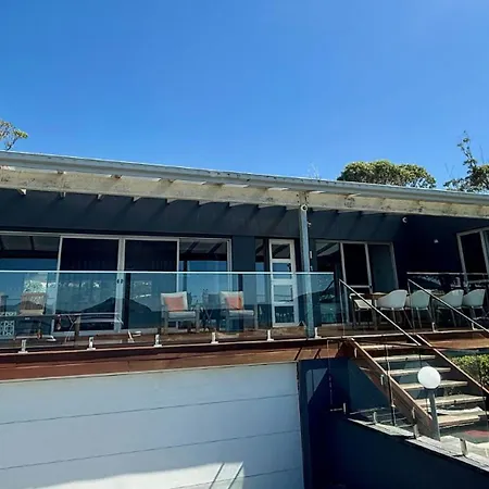 Beachfront With Spectacular Views-2