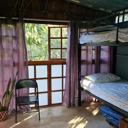 Hostal Con Camas Compartidas - Pachamama Bio-3