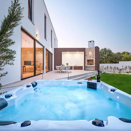 Villa Five K By Interhome-3