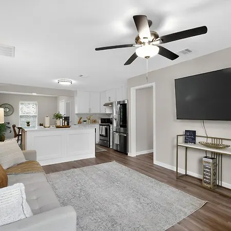 Stylish And Cozy 4Br Home In Houston, Sleeps 9-2
