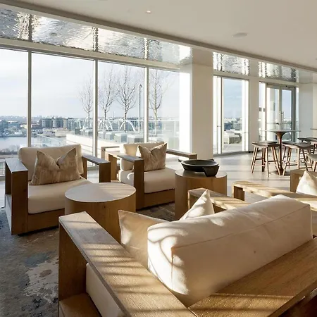 Landing Stunning 2Bd Courtyard Rooftop Lounge-3