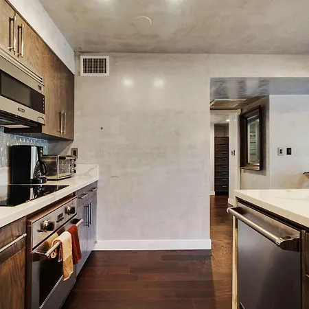 Luxury Condo Resort Amenities - Pool, Pickleball-3