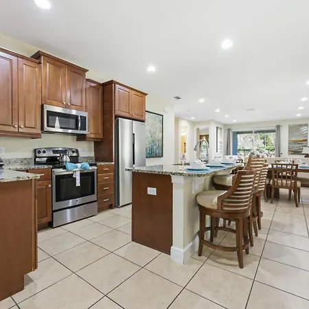 Spacious Luxury Home, 8Br, Pool & Spa-2