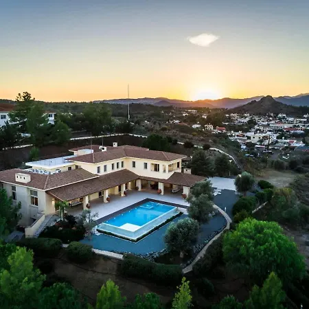 Epavli Papadopoulou - Luxury Villa - Pool & Garden-3