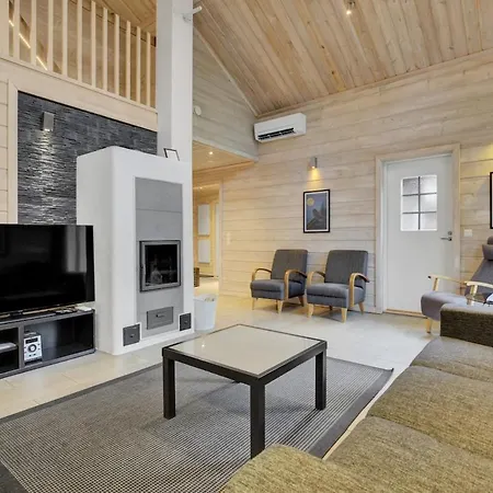 Villa Huurre - 200 M From The Waters Of Lake Pyhaejaervi-2