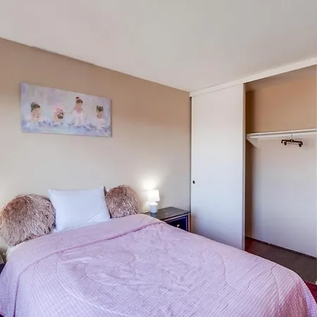 Entire Private Home With 4 Bedrooms - 3 Bathrooms, Big Yard, Garage, King Bed, Crib, Available Now-2