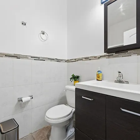 Sleeps 19 • 15Ft Celings • Near Nyc-2
